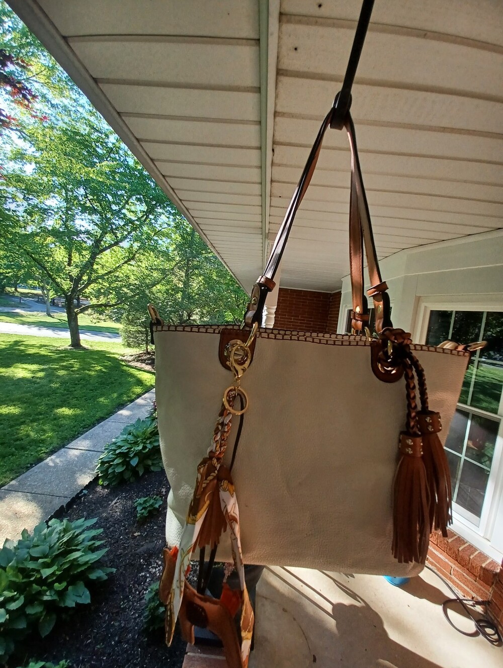 Off White and Brown Leather Tote Shoulder Bag - Picture 5 of 11